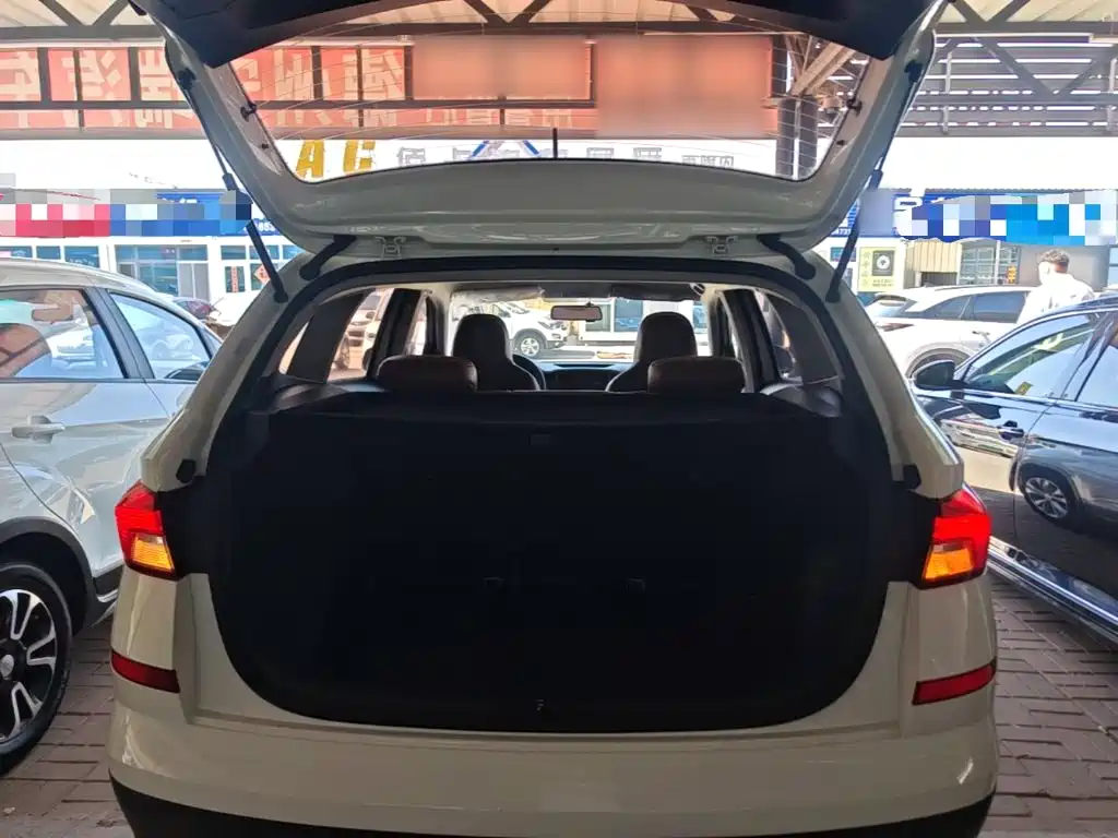 SKODA KOMICK