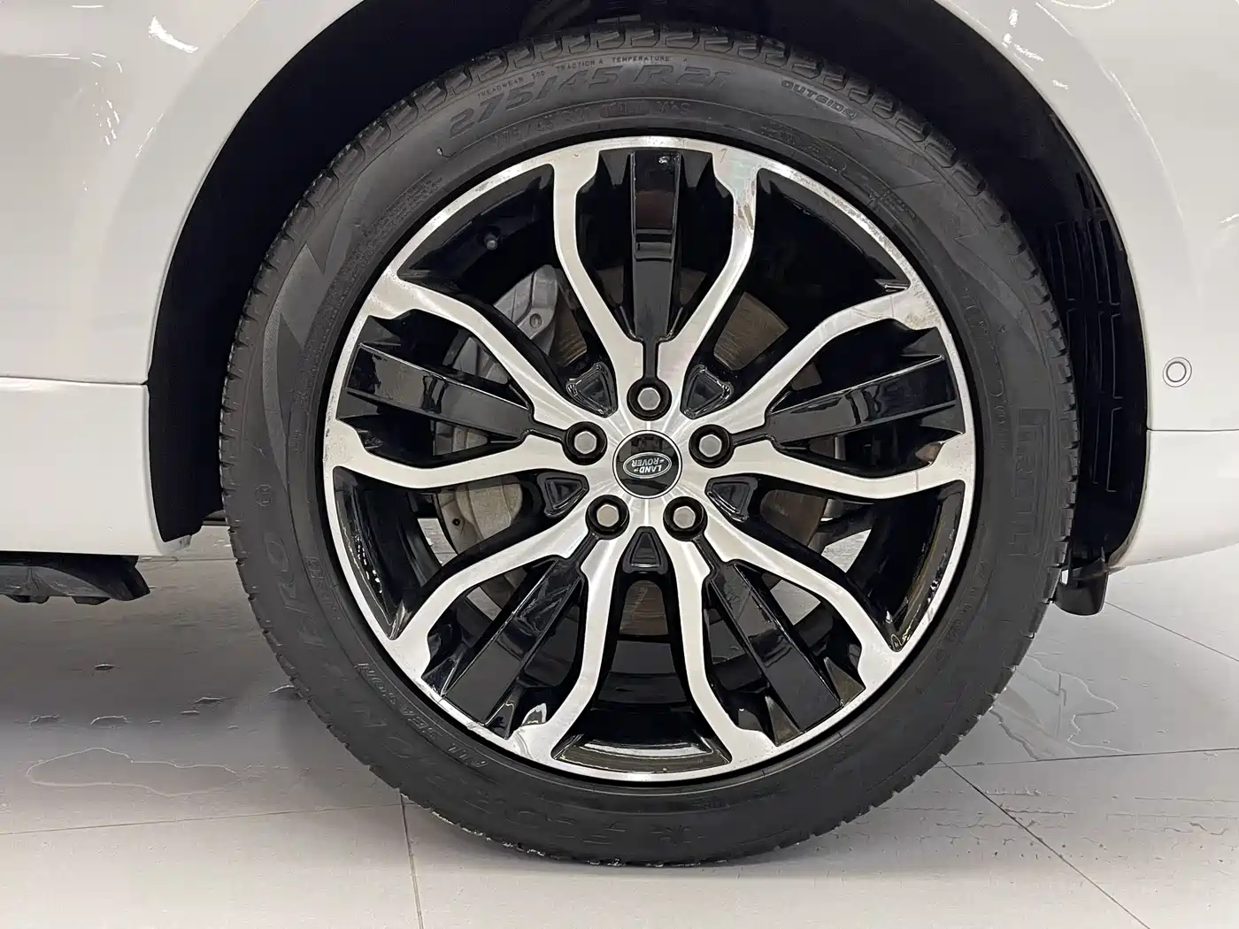 Land Rover Range Rover Sport 2022 3.0 L6 Gloss Black Edition фото 33