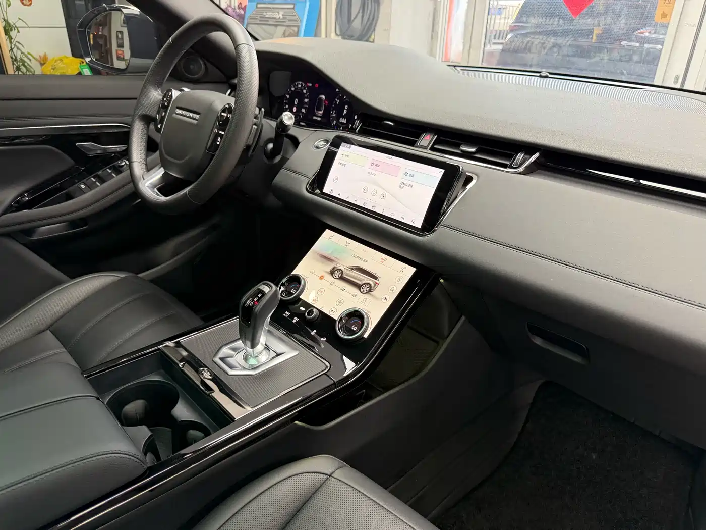 Land Rover Range Rover Evoque 2020 Model 249PS R-DYNAMIC S Gloss Black Sport Tech Edition фото 35