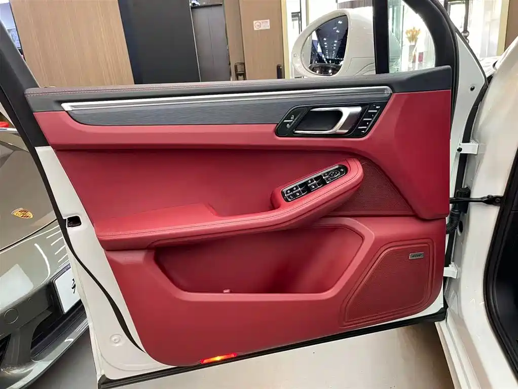 Porsche Macan 2023 Macan GTS 2.9T фото 11