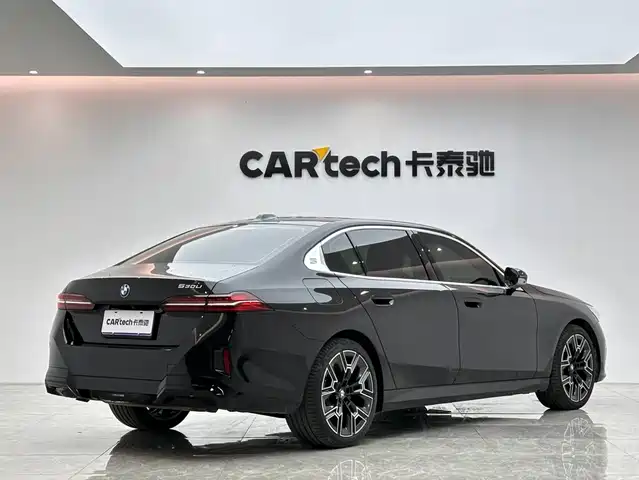 BMW 5 Series 2026 530Li Exclusive M Sport Package — фото 5