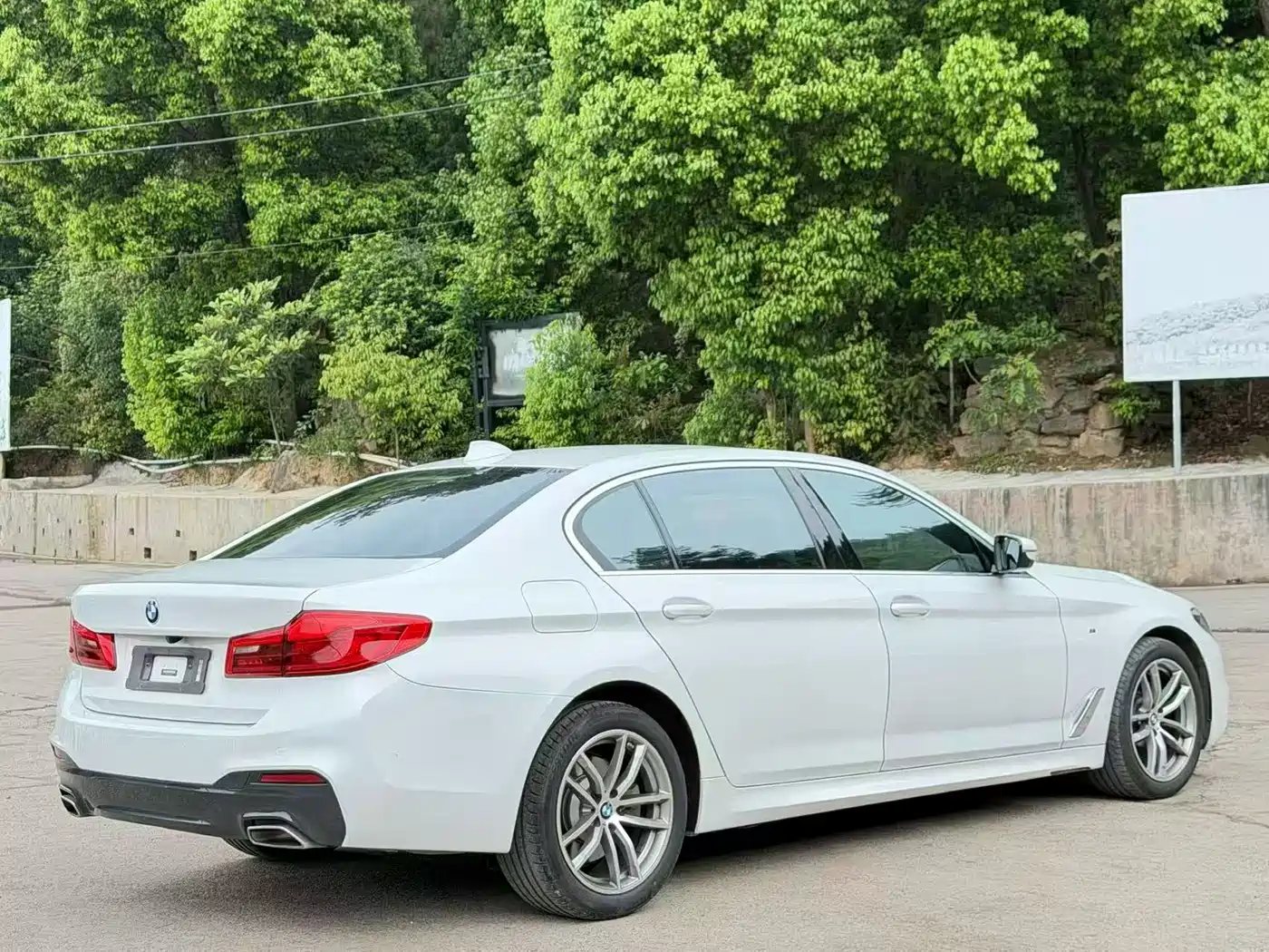 BMW 5 Series 2020 525Li M Sport Package фото 9