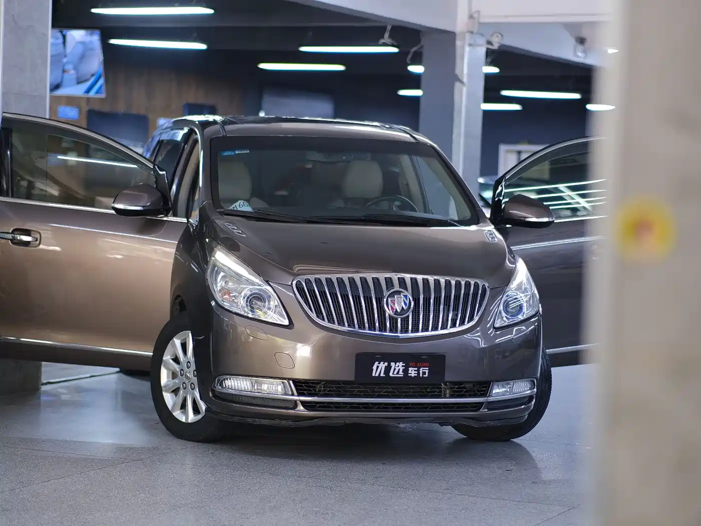 Buick GL8 2013 2.4L LT Luxury Business Executive Edition
