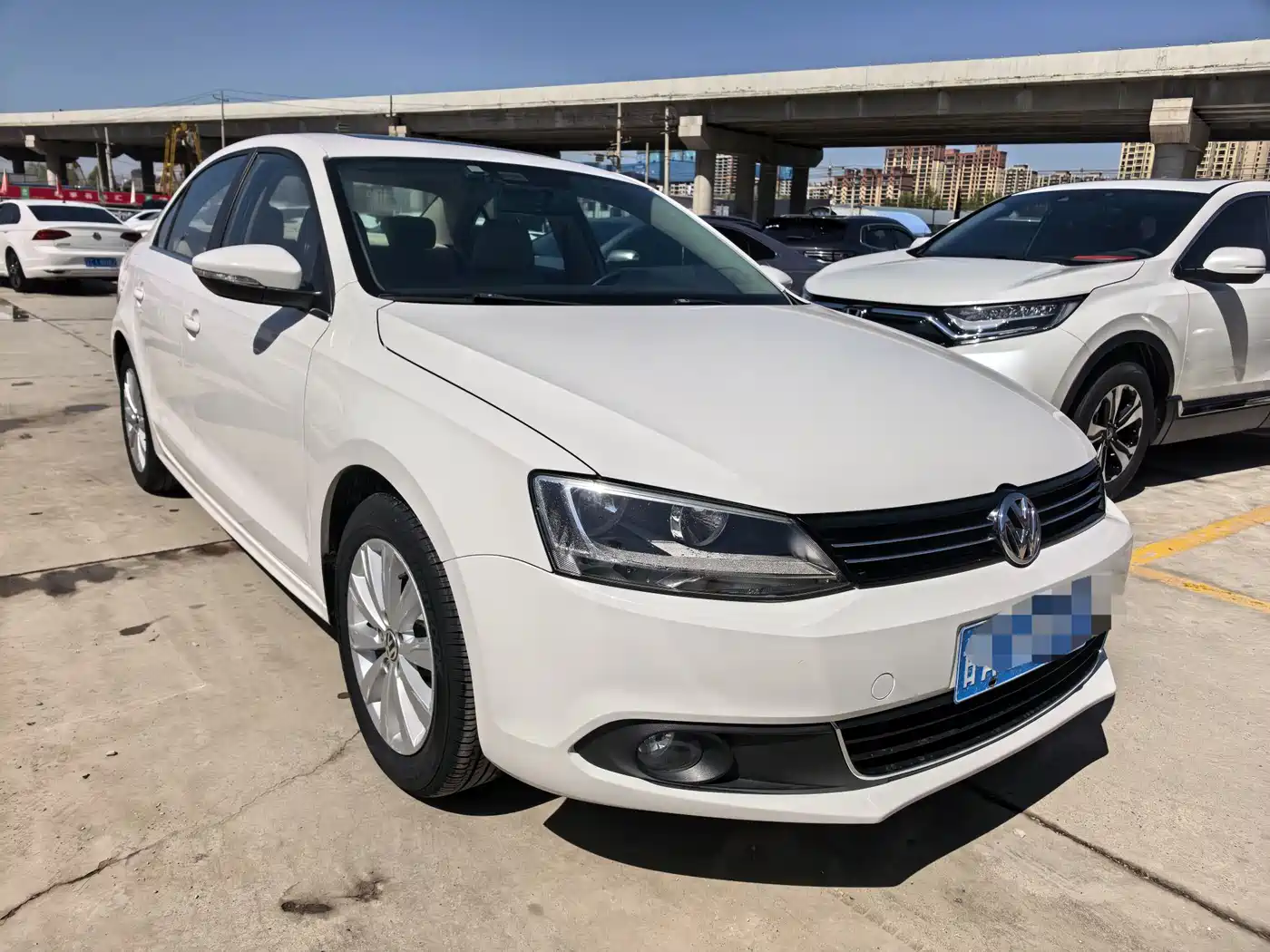 Volkswagen Sagitar 2014 Facelift 1.6L Automatic Comfort фото 2