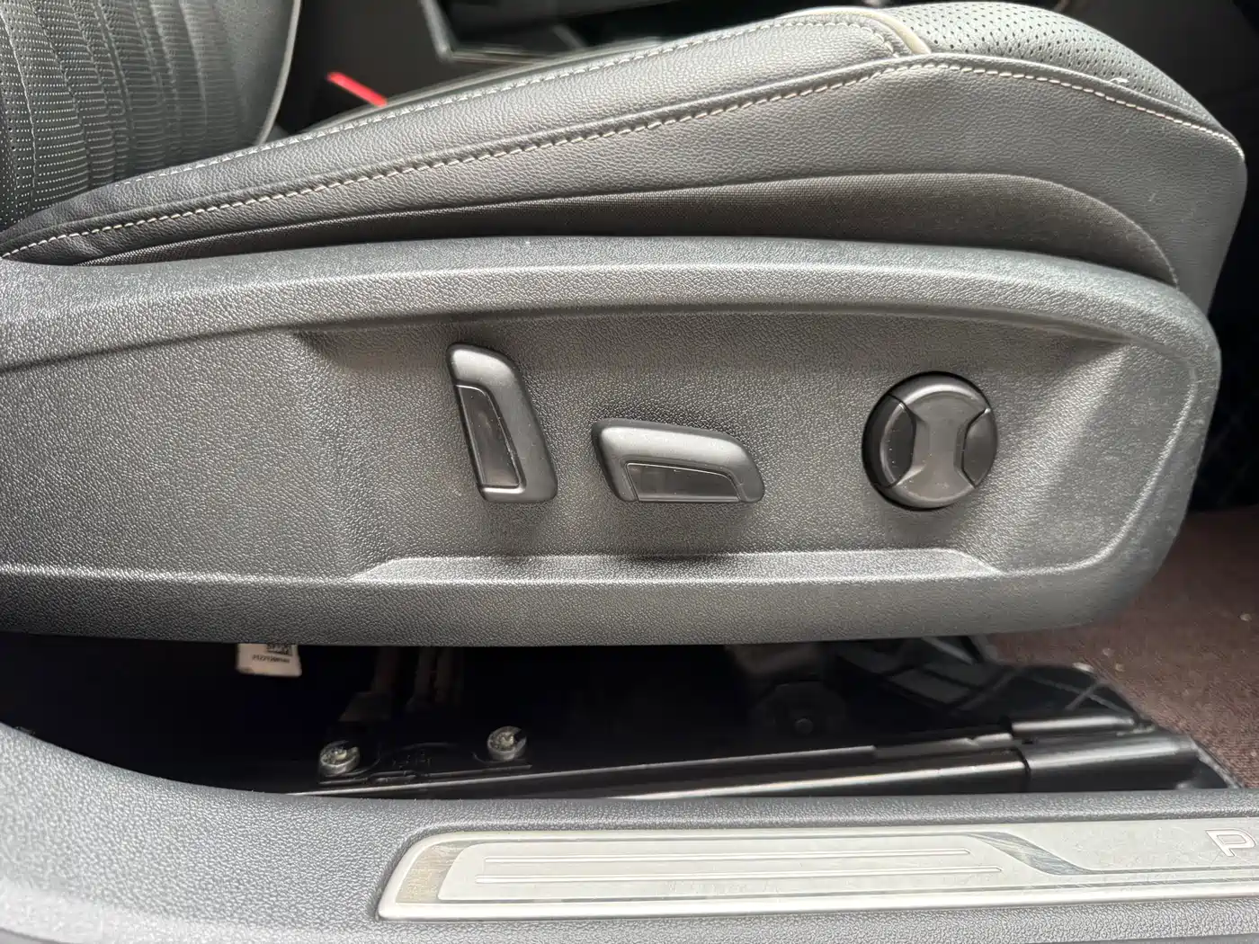 Volkswagen Passat 2021 Model 330TSI Luxury Edition фото 16