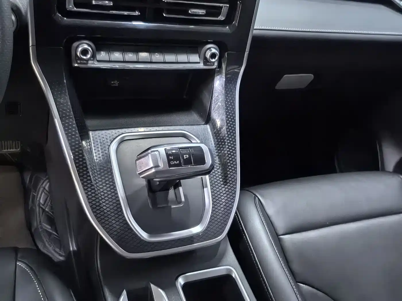 Haval M6 2021 PLUS 1.5T DCT Luxury Smart Connect фото 10