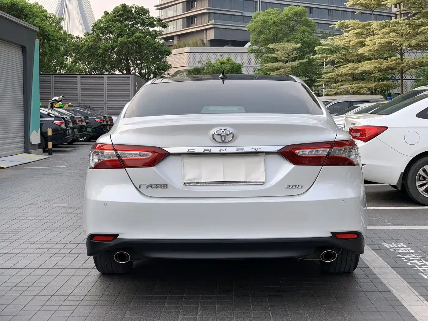 Toyota Camry 2023 2.0G Luxury Edition фото 3