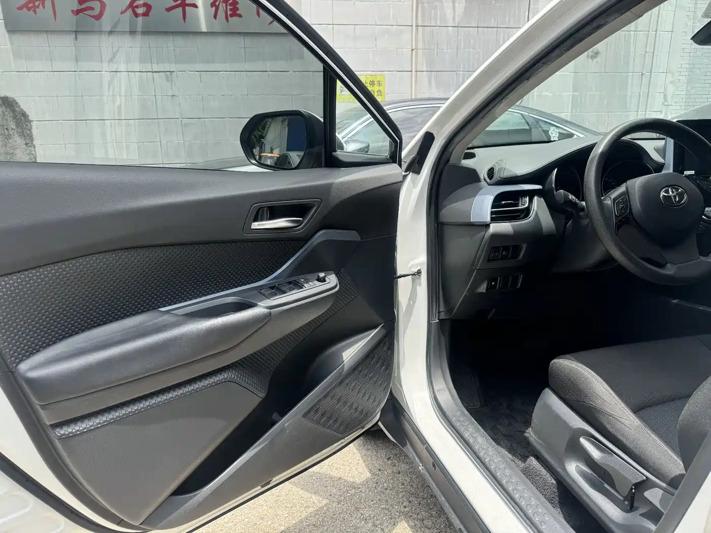 Toyota IZOA 2021 2.0L Yixiang Edition фото 4