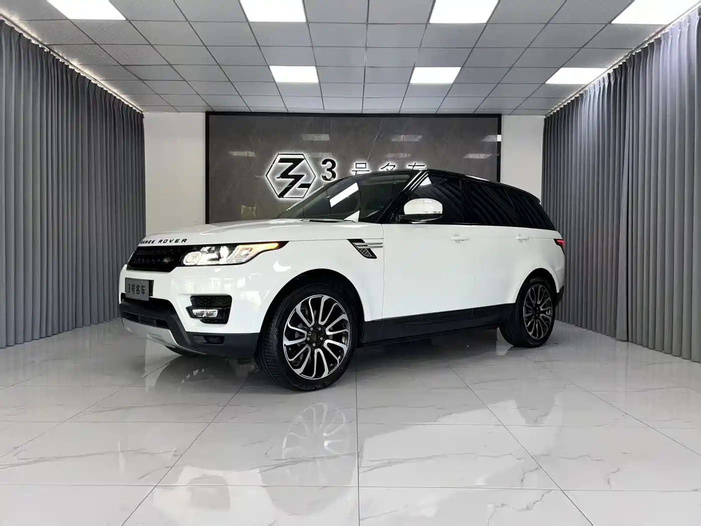 Land Rover Range Rover Sport 2017 3.0 SC V6 SE фото 4