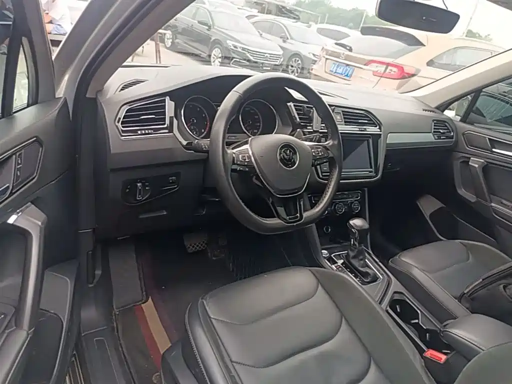 Volkswagen Tiguan L 2018 Facelift 330TSI Automatic 2WD Luxury Edition фото 10