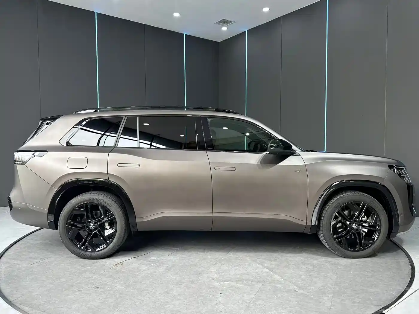 Volkswagen Teramont 2025 Teramont Pro 450TSI 4WD Summit Edition фото 4