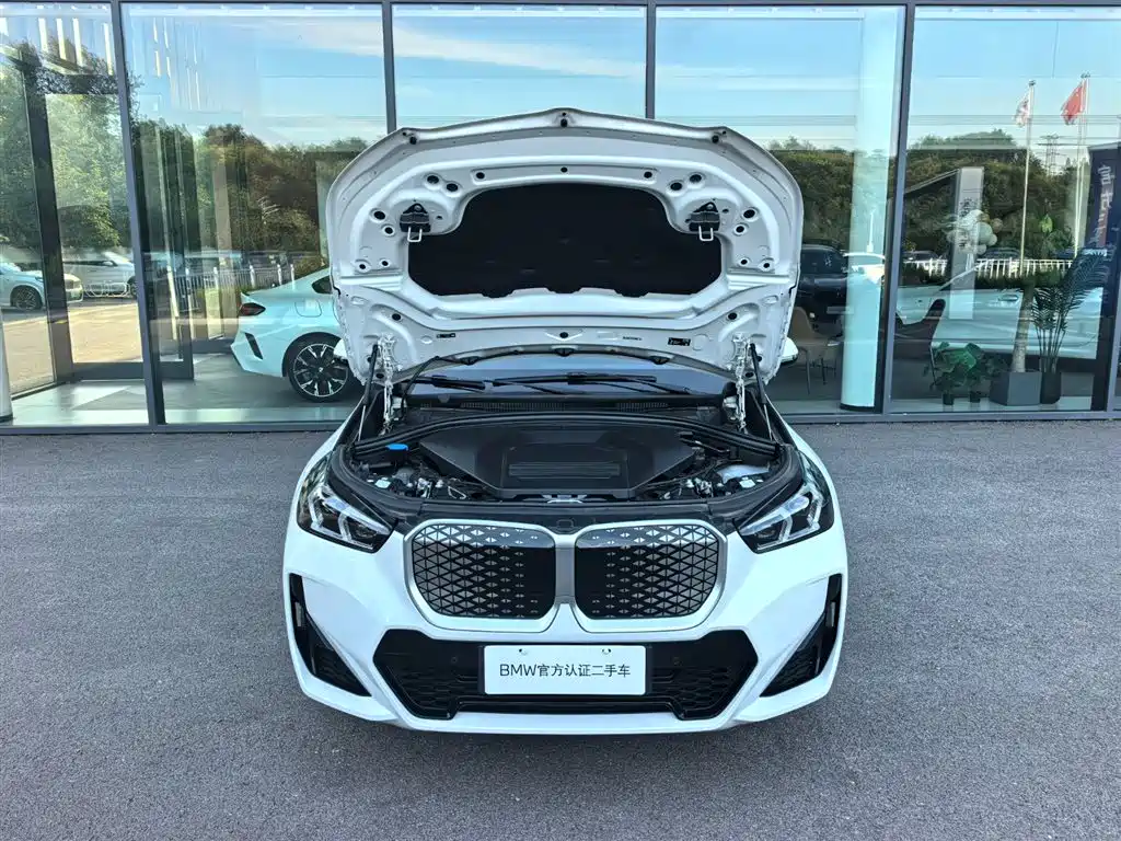 BMW iX1 2025 2025 eDrive25L M Sport Package