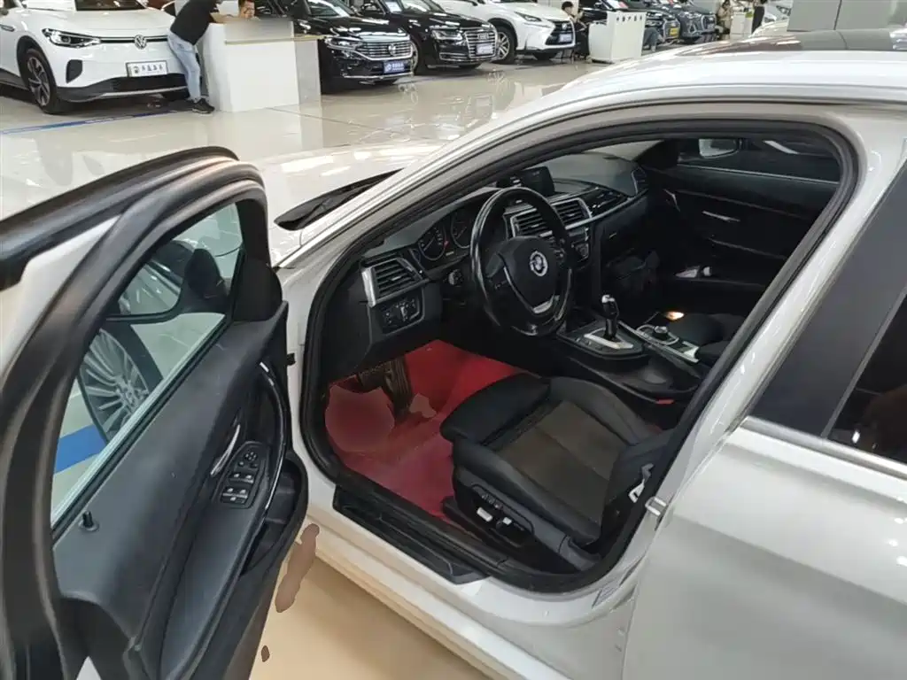 BMW 3 Series 2018 320Li Fashion Style фото 16