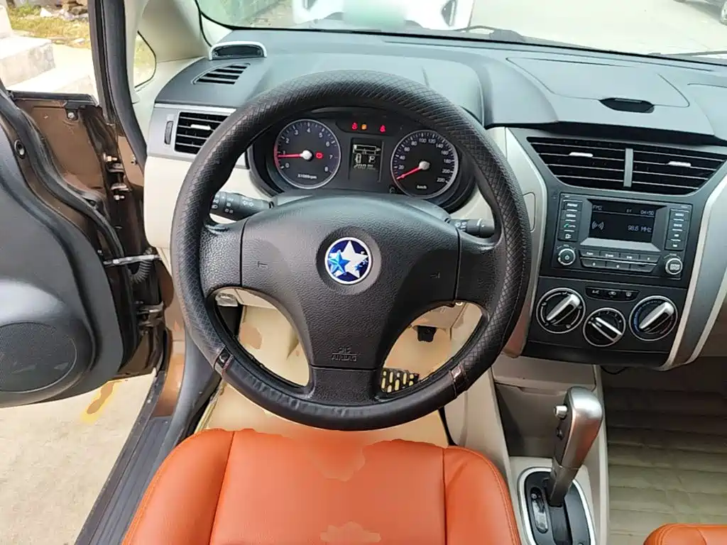 Venucia R50 2016 2016 Model 1.6L Automatic Elite Edition