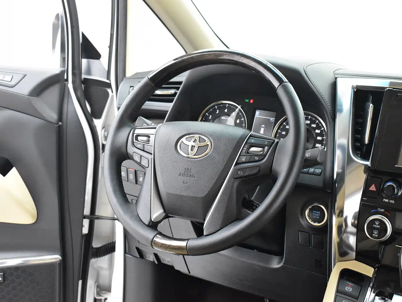 Toyota Alphard 2018 3.5L Premium фото 8