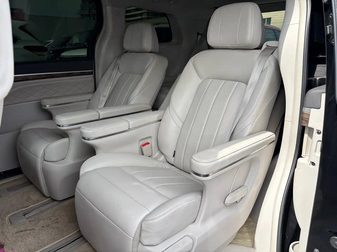 GAC Trumpchi Trumpchi M8 2018 2018 320T Premium Edition