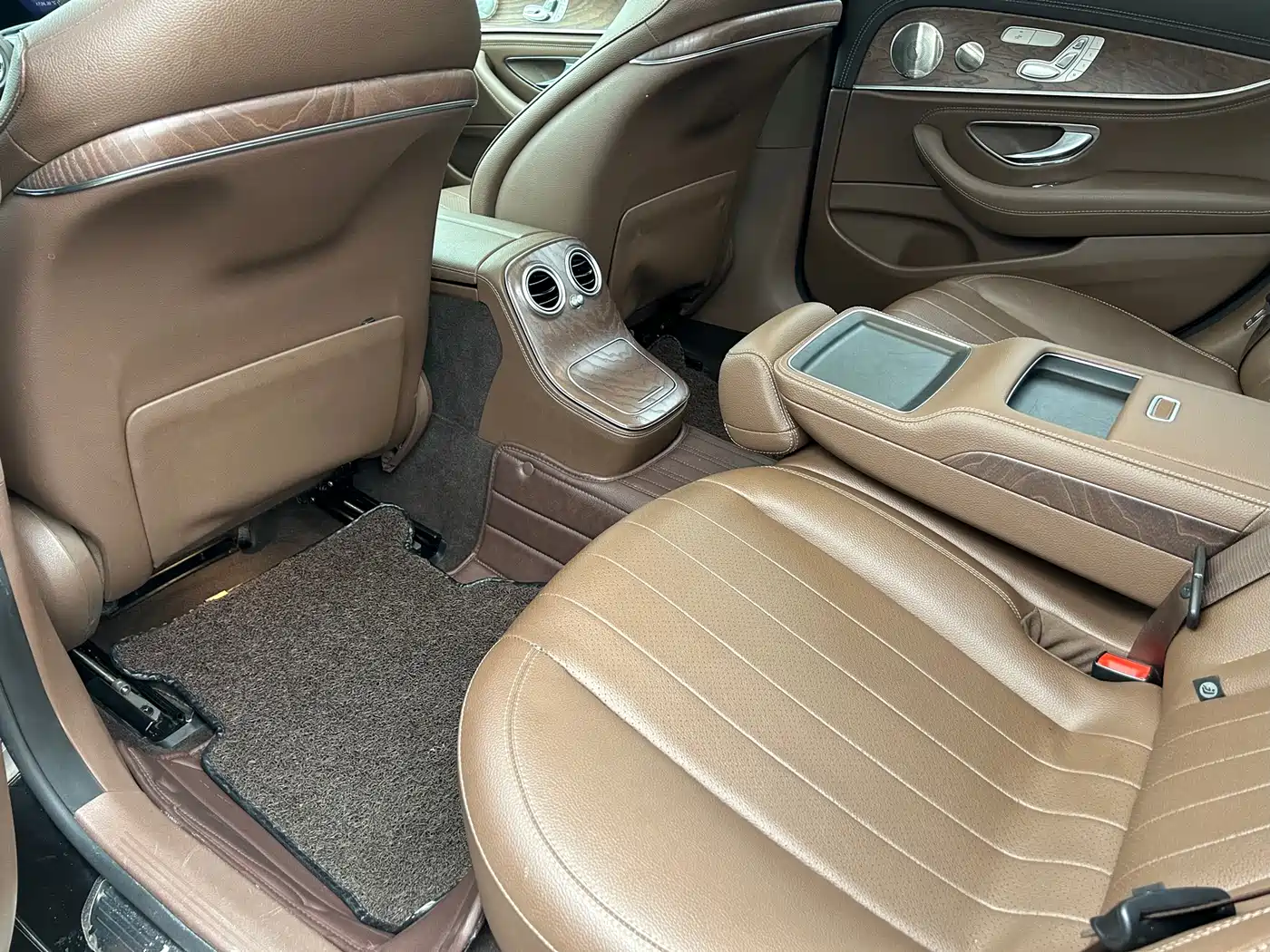 Mercedes-Benz E-Class 2021 E 300 L Luxury фото 6