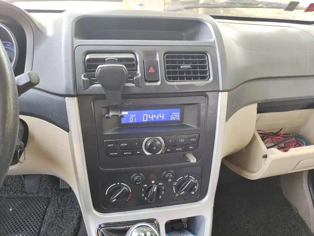 Changan Kaicheng Changan Ruixing M70 2018 2018 1.5L Comfort CNG Flat Roof Hatchback DAM15DL