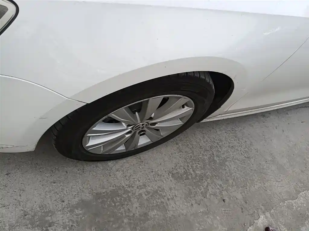 Volkswagen Sagitar 2014 Facelift 1.6L Automatic Leading Version фото 23