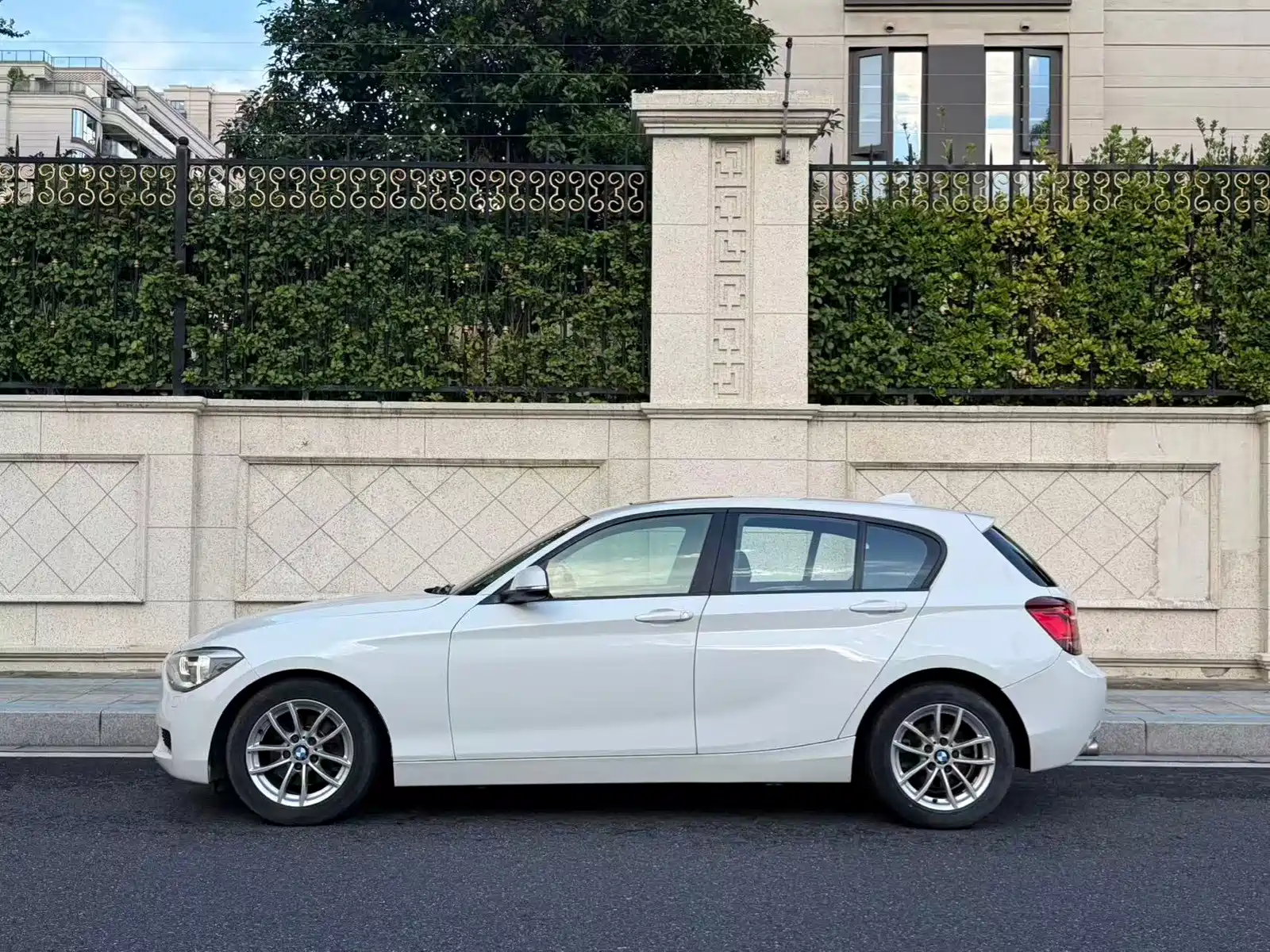 صورة 3 - BMW 1 Series (Import)