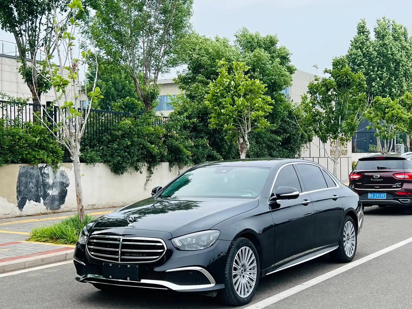 Mercedes-Benz E-Class 2016 E 300 L Sport Fashion Type