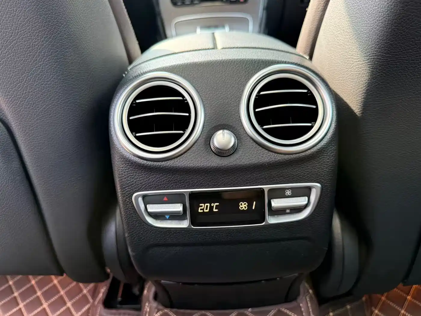 Mercedes-Benz GLC 2018 GLC 300 4MATIC Dynamic фото 14