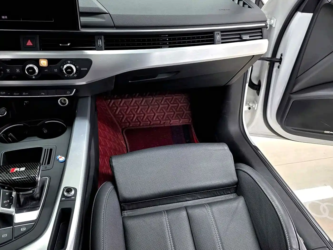 Audi A4L 2021 40 TFSI Premium Life Edition фото 6