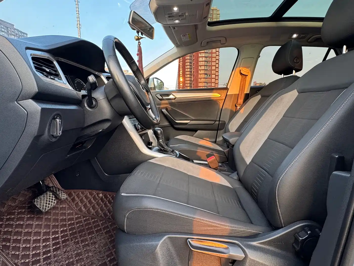 Volkswagen T-Roc, миниатюра 4