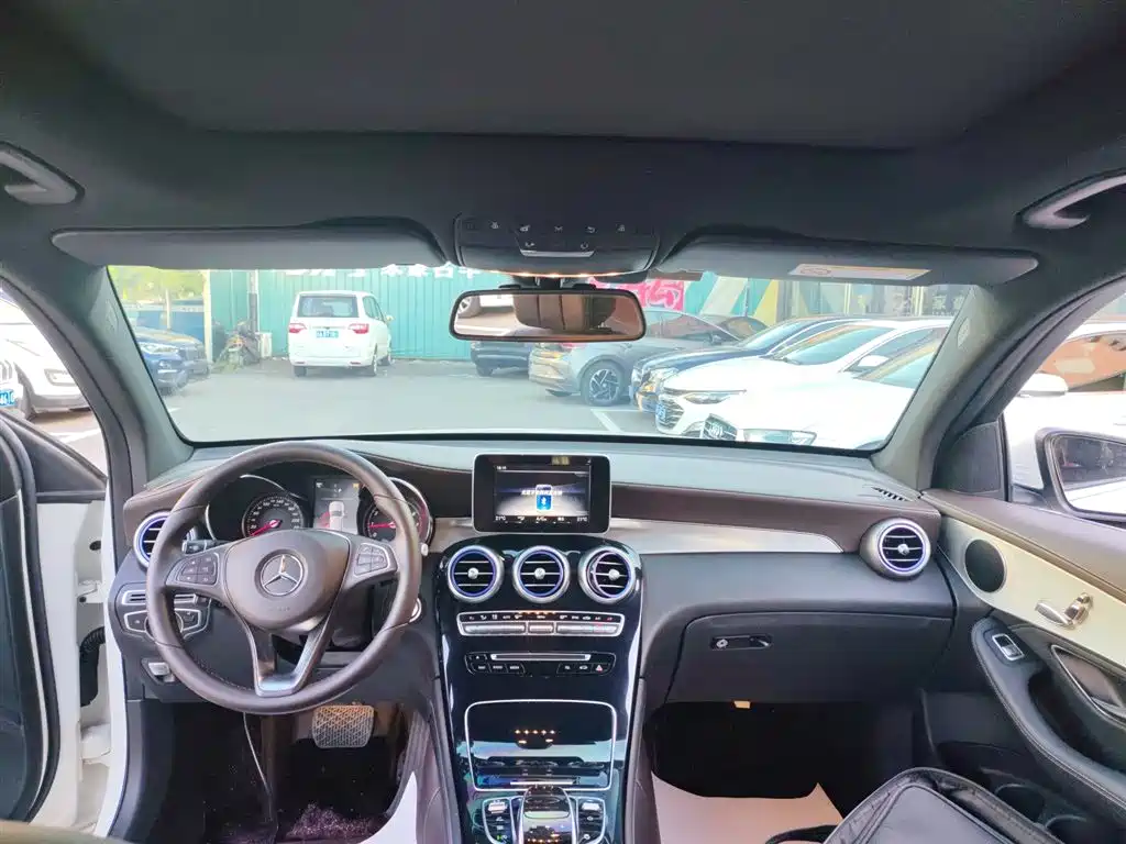 Mercedes-Benz GLC 2019 Model GLC 200 L 4MATIC фото 18