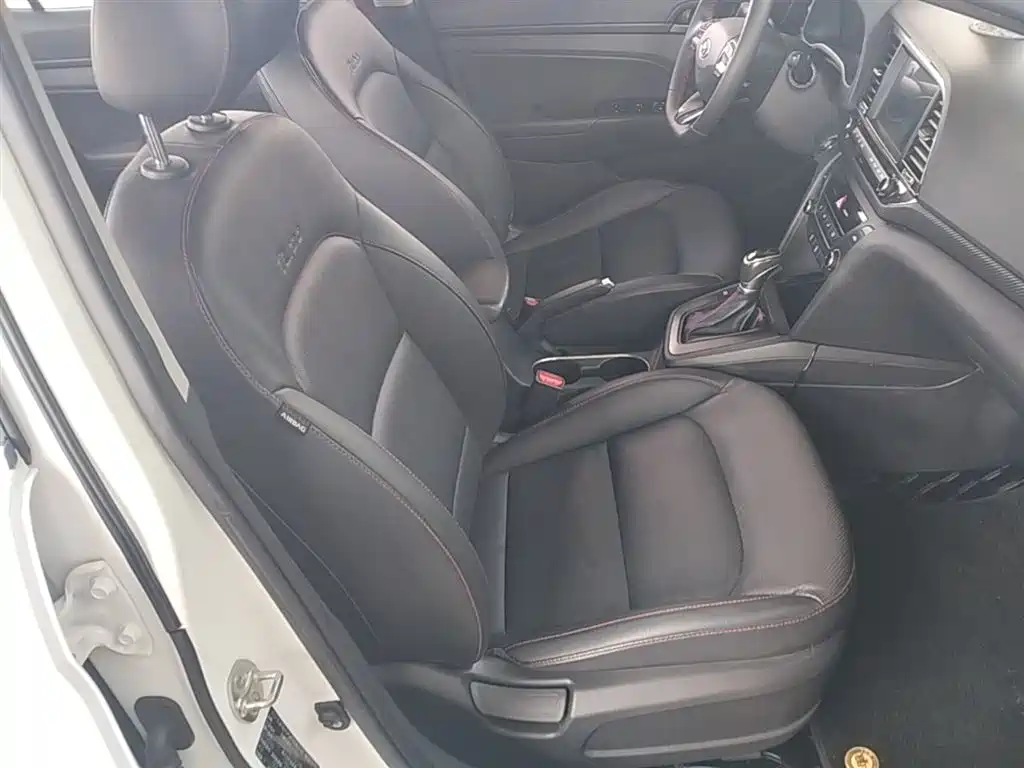 Hyundai Elantra 2016 1.4T DCT Dynamic·Elite Edition фото 25
