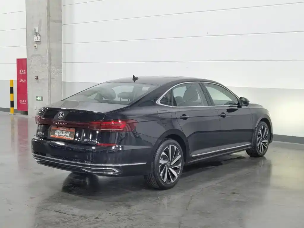 Фото 2 - Volkswagen Passat