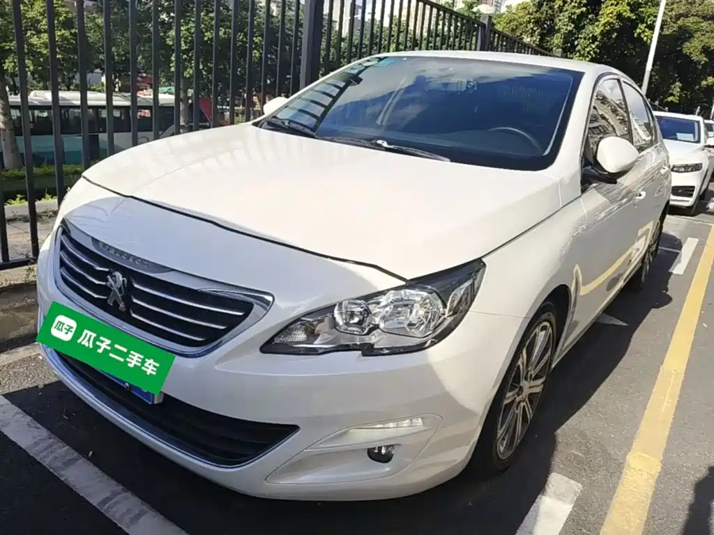 Peugeot 408 2016 1.6T Automatic Luxury Edition фото 2