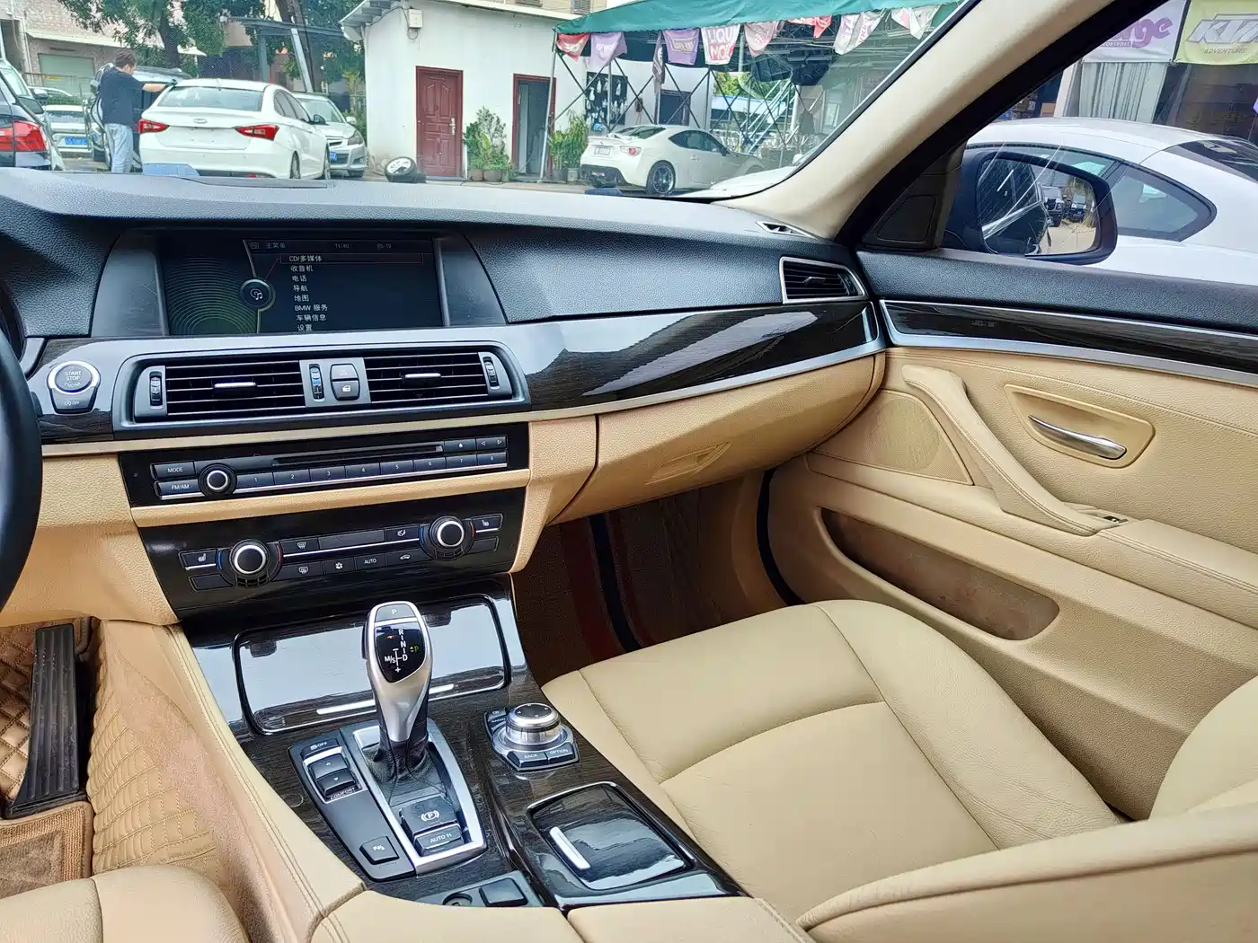 BMW 5 Series 2012 535Li Luxury фото 48