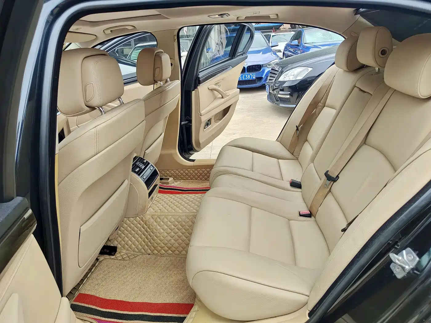 BMW 5 Series 2012 535Li Luxury фото 57