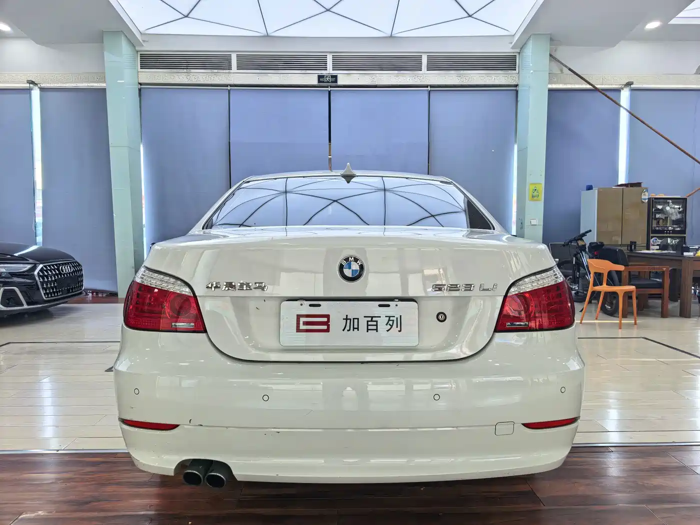 Фото 16 - BMW 5 Series