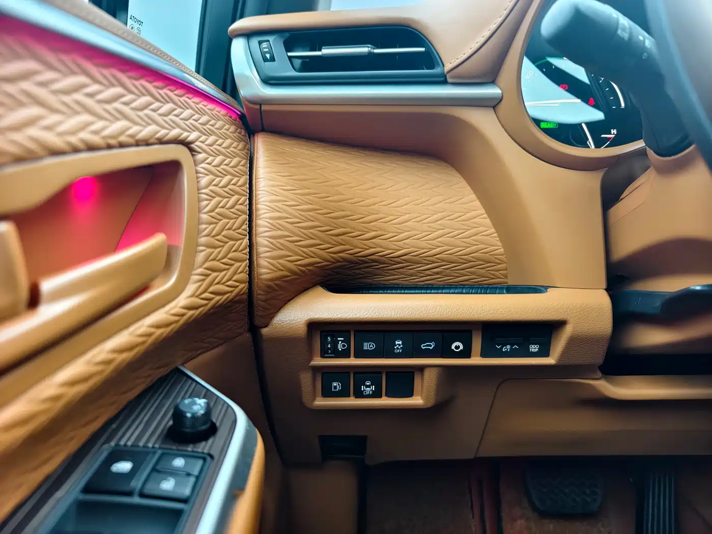 Toyota Granvia 2026 Model 2.5L Hybrid Comfort Edition фото 13