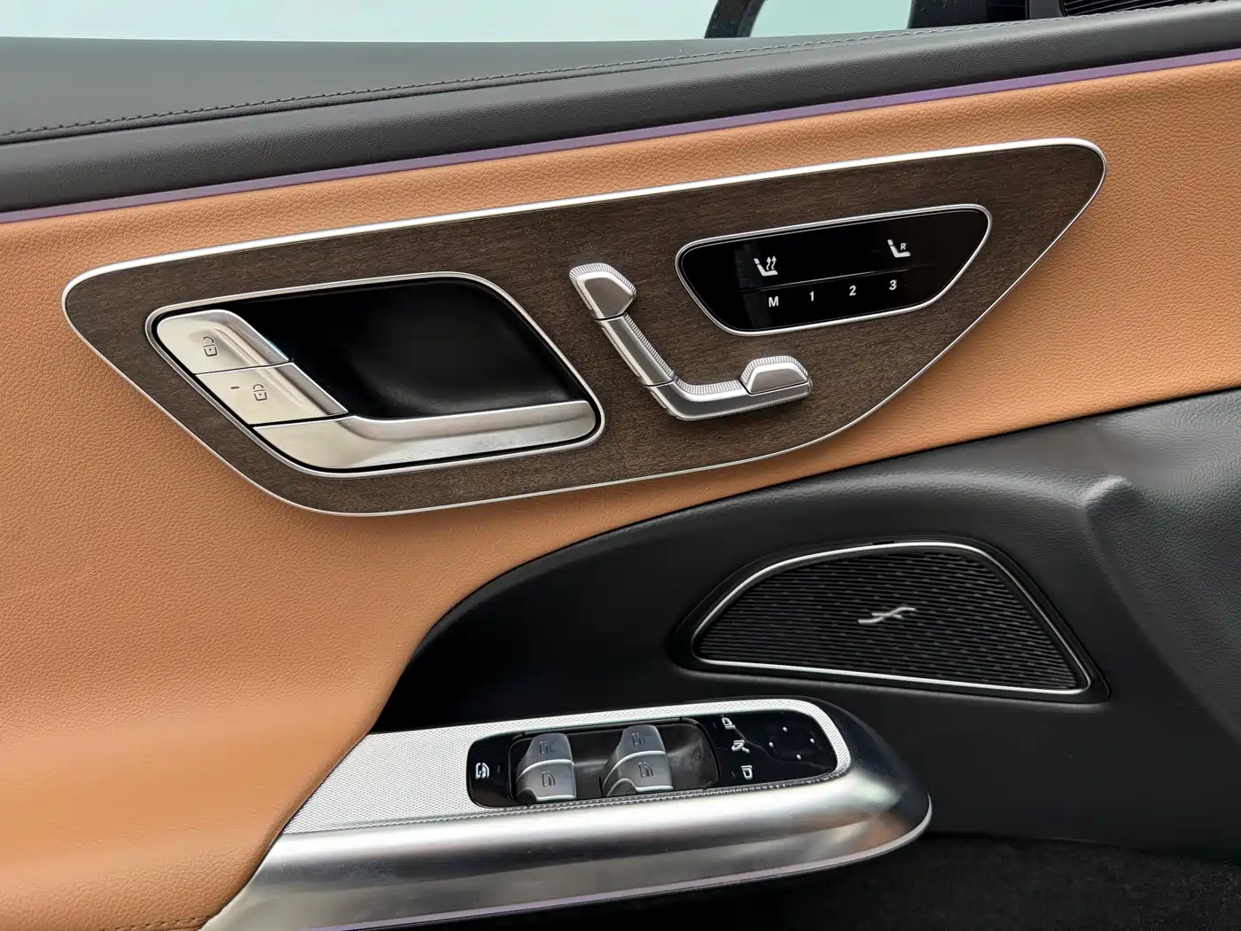 Mercedes-Benz E-Class 2024 E 300 L Fashion фото 9