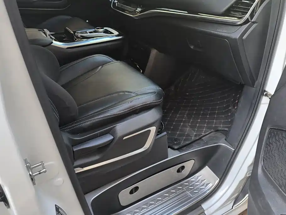 SAIC Maxus Maxus G20 2020 2019 Launch Edition 2.0T Auto Luxury China V
