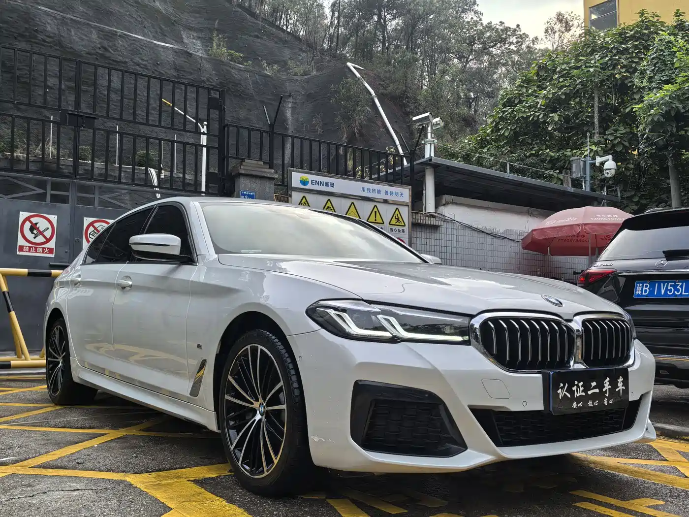 BMW 5 Series 2022 Facelift 530Li Leading M Sport Package фото 3