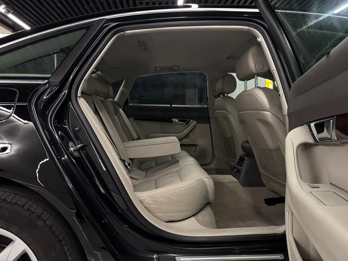 Audi A6L 2011 2.0 TFSI Automatic Comfort фото 15