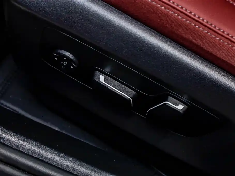 BMW 5 Series 2025 530Li Premium M Sport Package фото 27