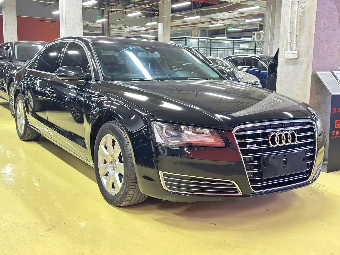 Audi A8 2013 A8L 45 TFSI quattro Luxury фото 8
