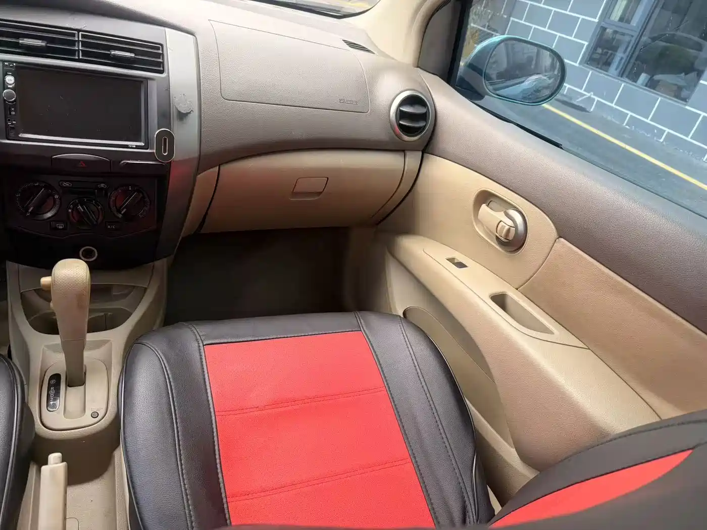 Nissan Livina 2010 2010 Model Sharp Edition 1.6L Automatic Smart Type