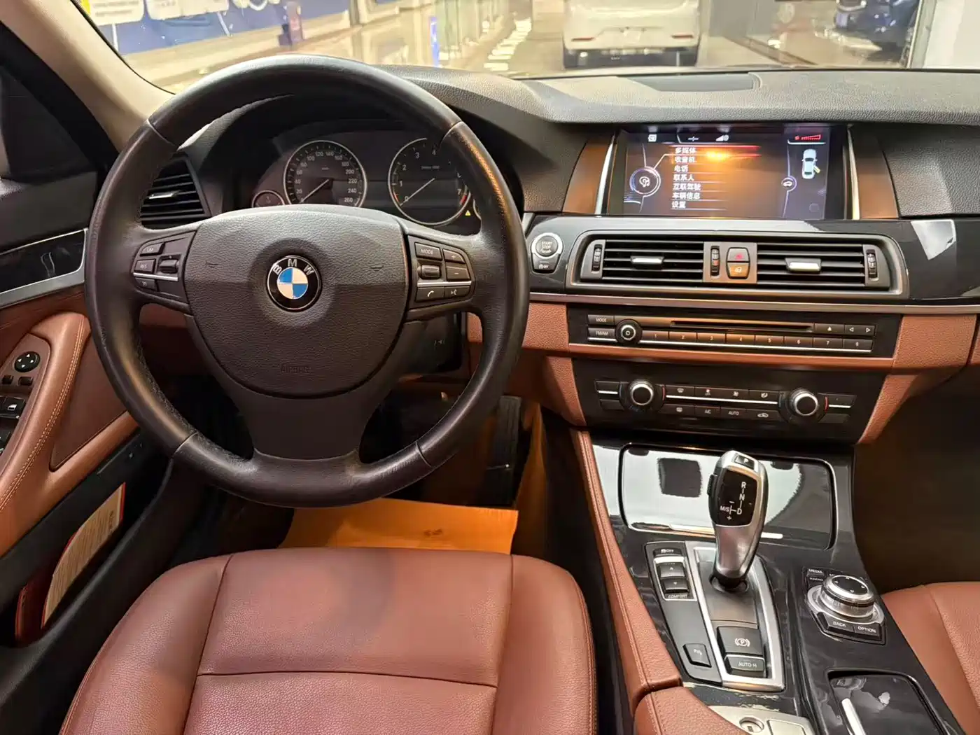 BMW 5 Series 2014 520Li Elegance фото 14