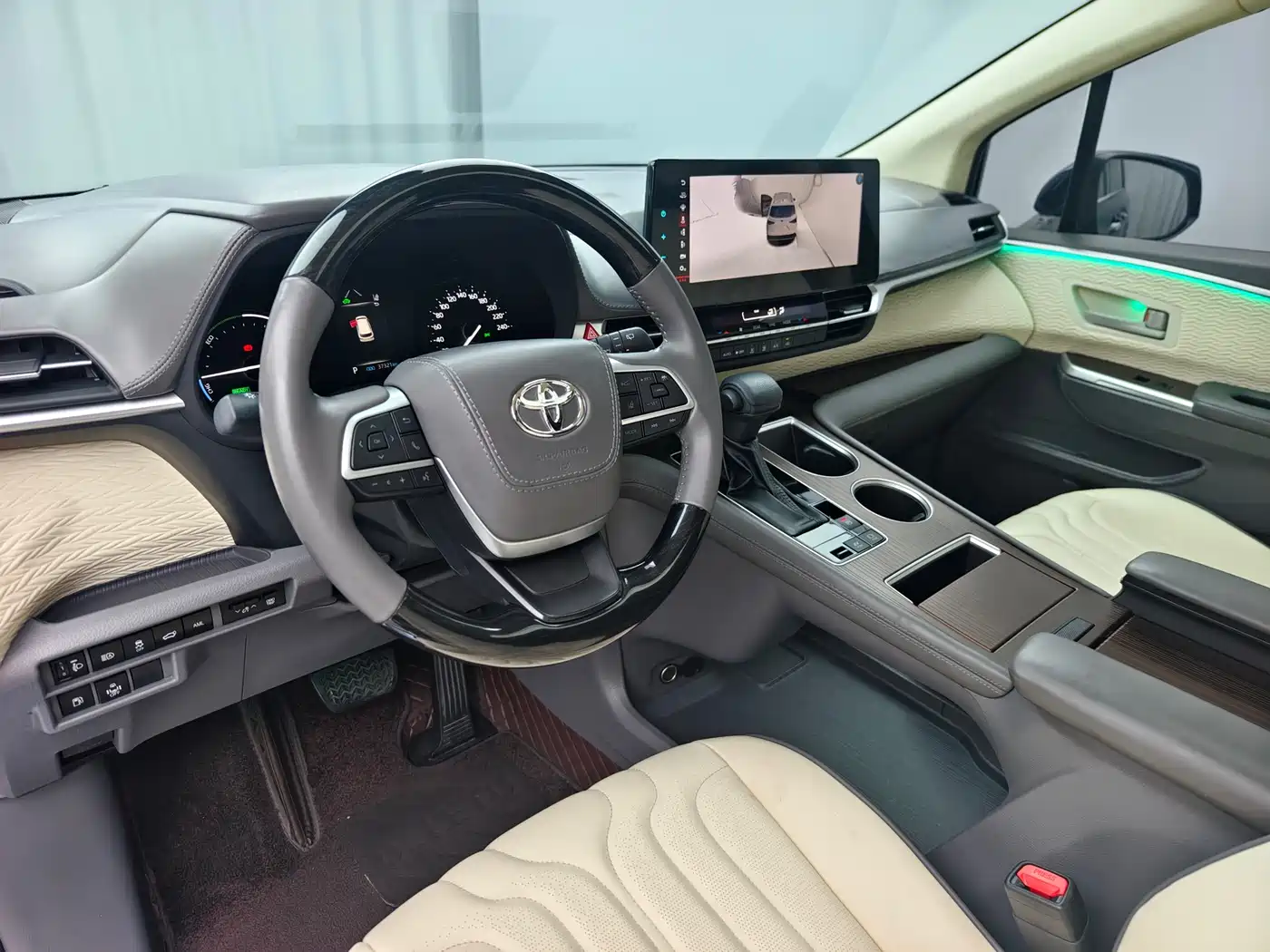 Toyota Sienna 2023 2.5L Hybrid Comfort Edition фото 8