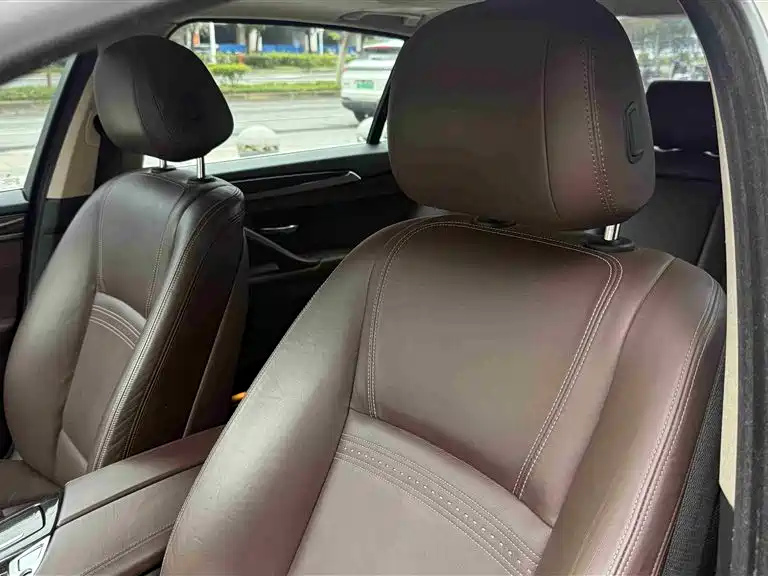 BMW 5 Series 2014 525Li Luxury Design Package фото 8