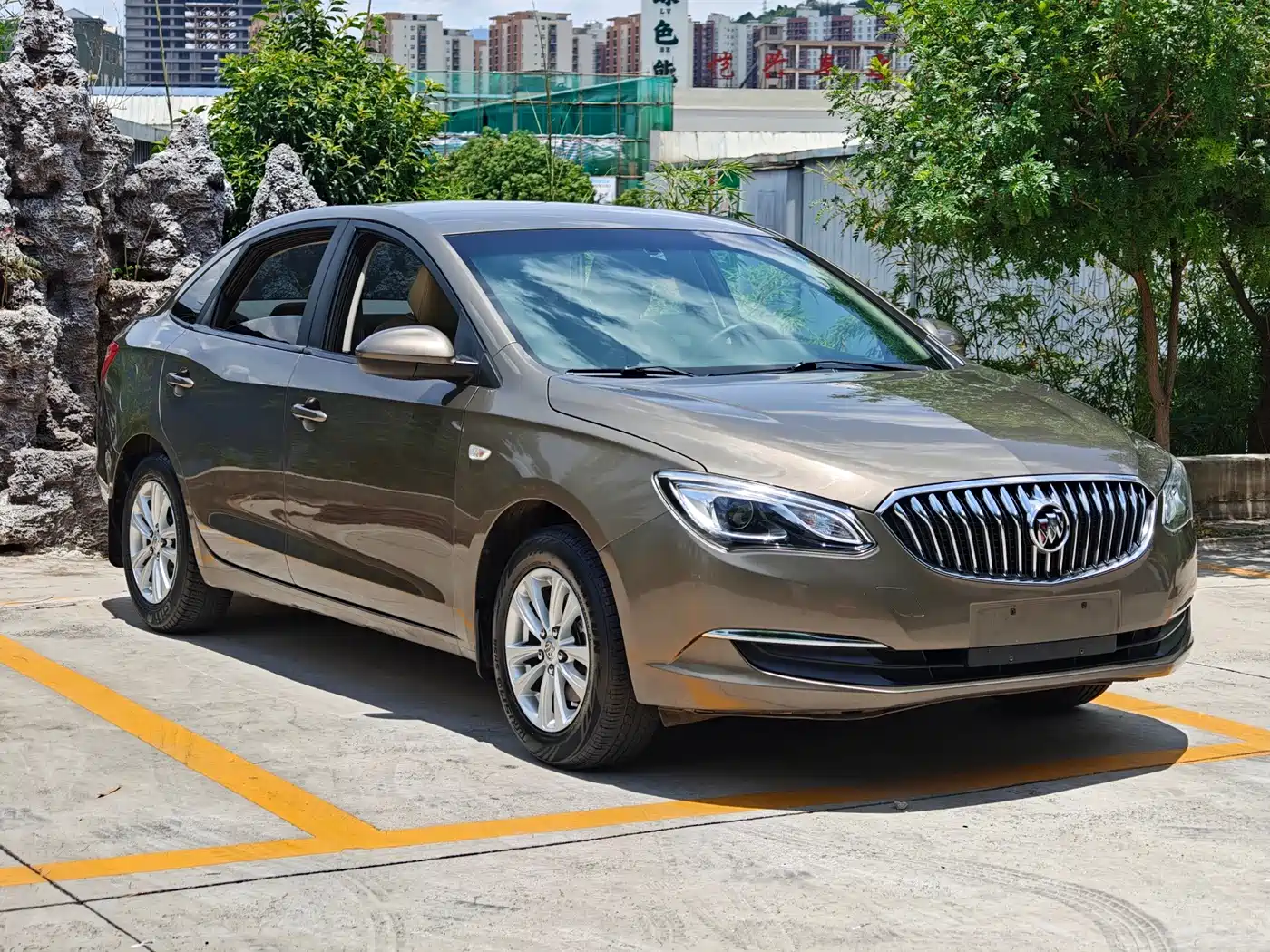 Photo 3 - Buick Excelle