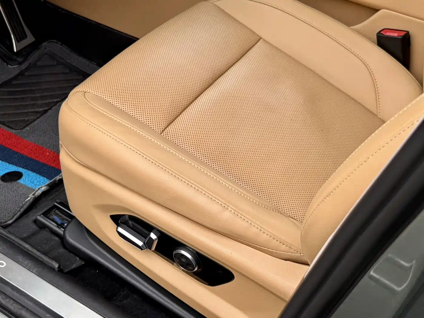 AITO Wenjie AITO M5 2022 Extended Range AWD Ultimate Edition фото 8