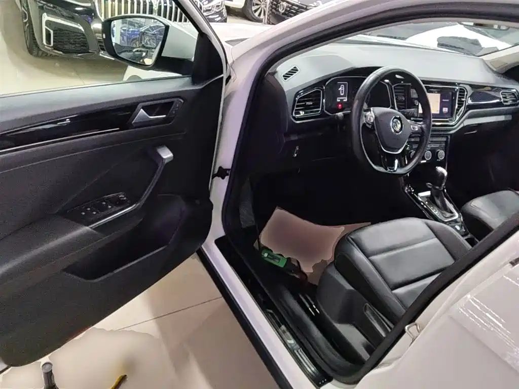 Volkswagen T-ROC 2019 280TSI DSG 2WD Comfort Version China VI фото 16