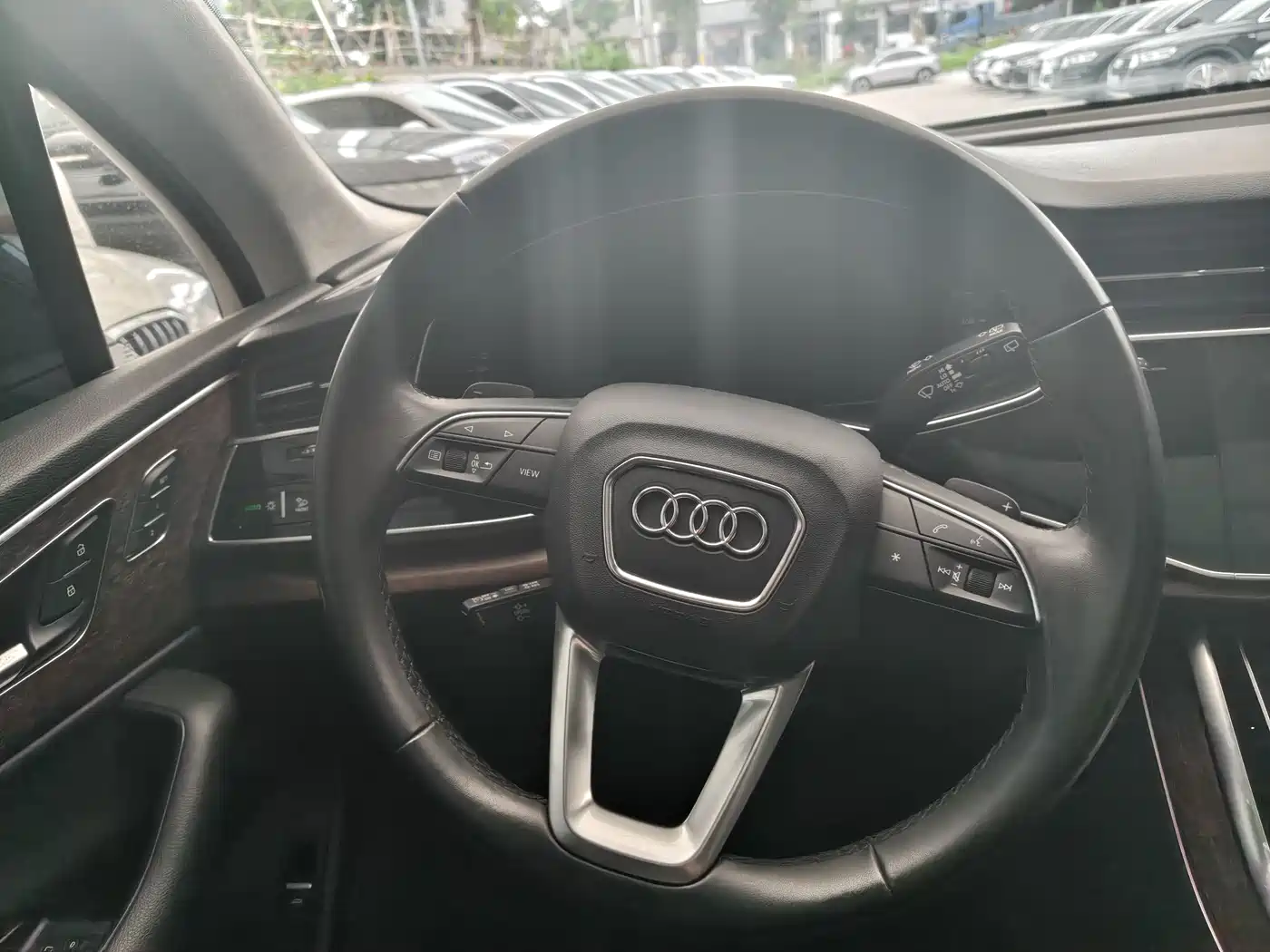 Фото 22 - Audi Q7